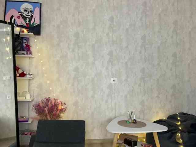 ElliWilson webcam