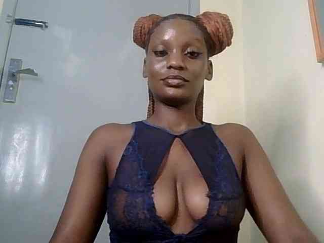HornyCleo webcam