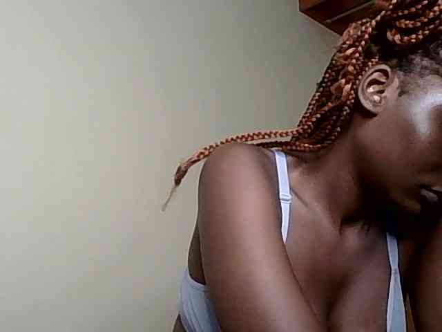 HornyCleo webcam