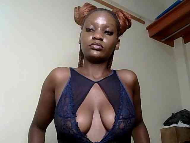 HornyCleo webcam