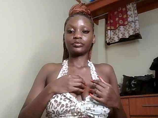 HornyCleo webcam