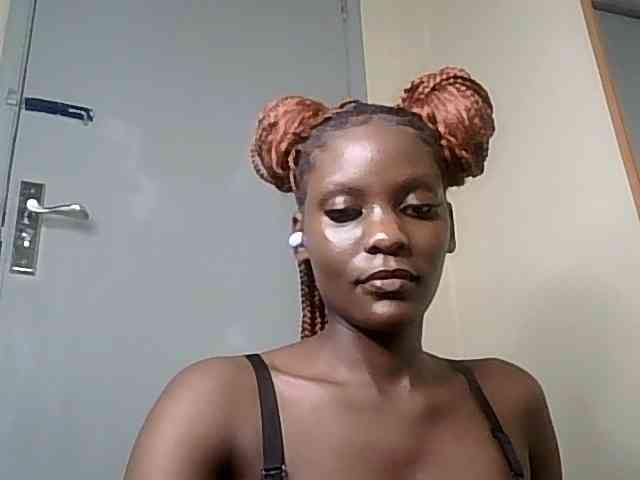 HornyCleo webcam