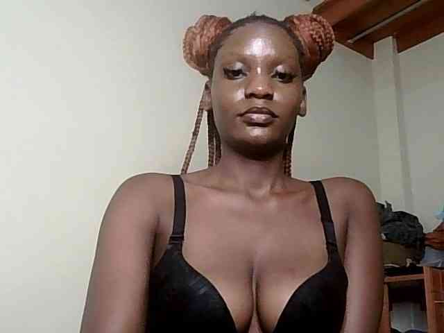 HornyCleo webcam