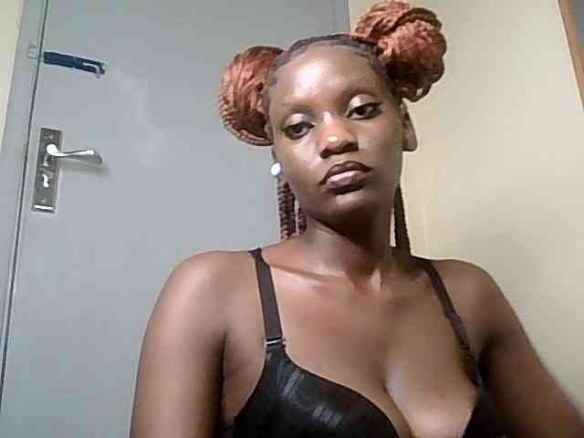 HornyCleo webcam