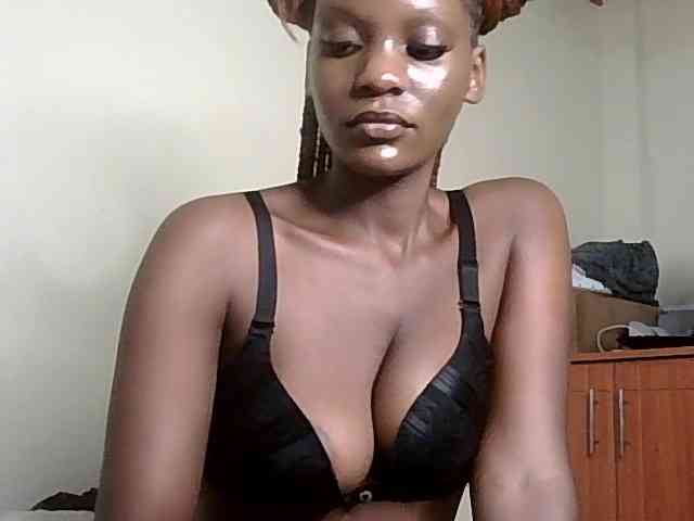 HornyCleo webcam