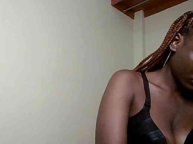 HornyCleo webcam