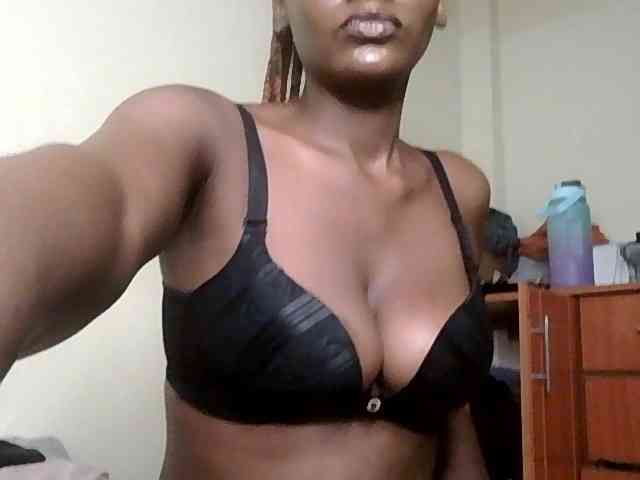 HornyCleo webcam