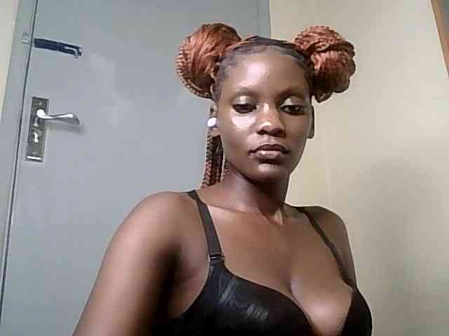 HornyCleo webcam