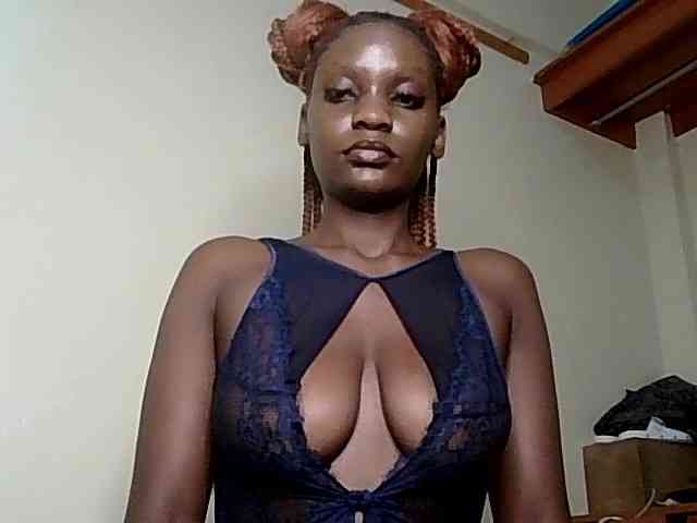 HornyCleo webcam