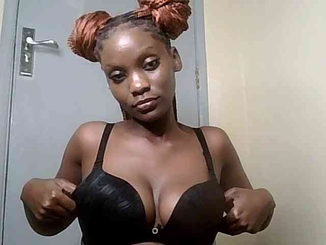 HornyCleo webcam