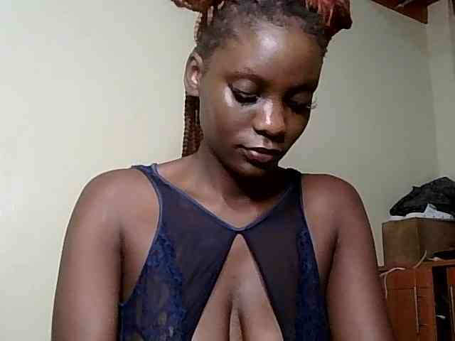 HornyCleo webcam