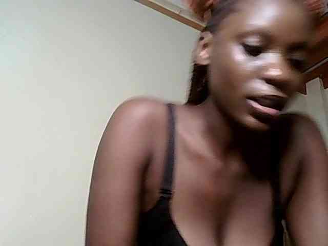 HornyCleo webcam