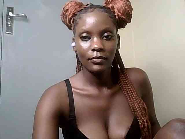 HornyCleo webcam