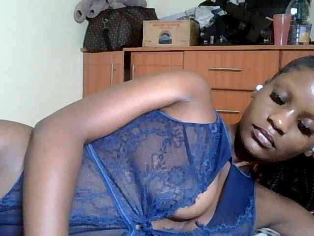 HornyCleo webcam