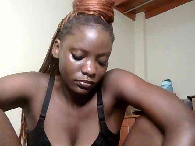 HornyCleo webcam