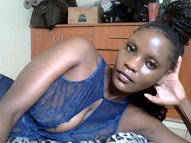 HornyCleo webcam