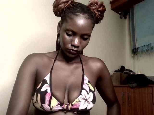 HornyCleo webcam