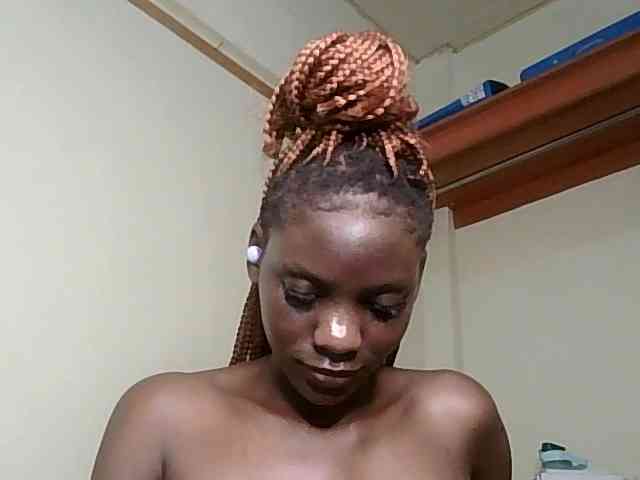 HornyCleo webcam