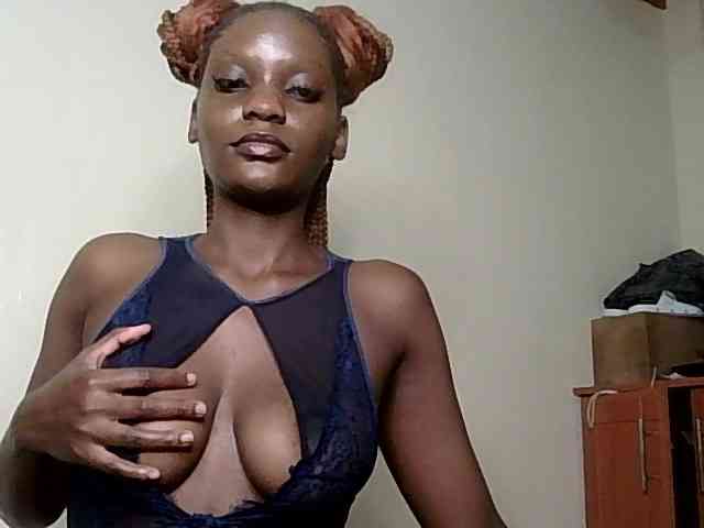 HornyCleo webcam