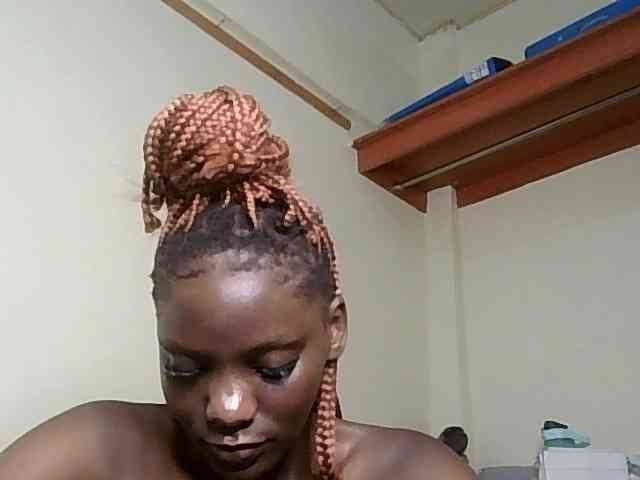 HornyCleo webcam
