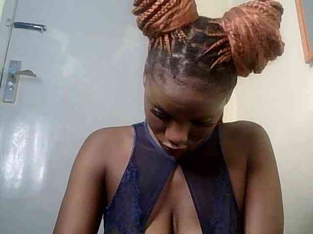 HornyCleo webcam