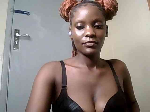 HornyCleo webcam