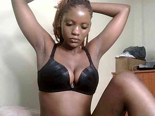 HornyCleo webcam