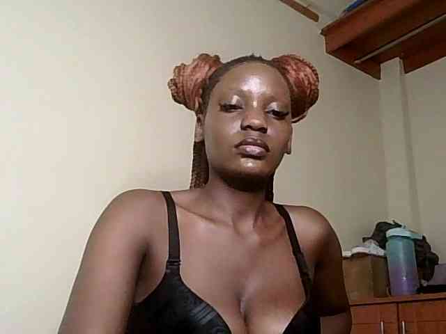 HornyCleo webcam
