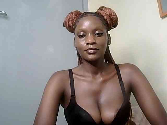 HornyCleo webcam