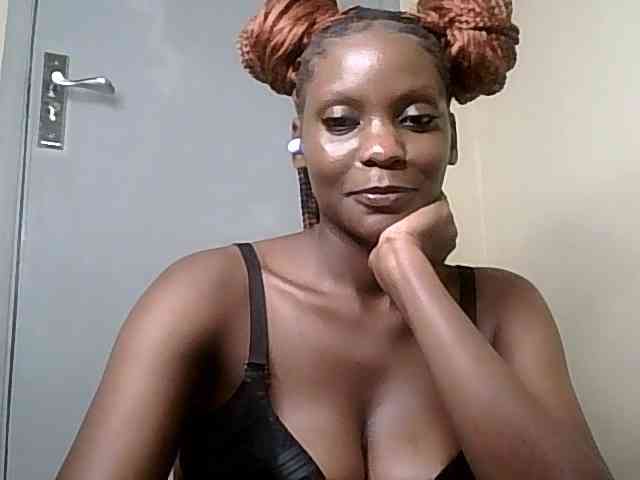 HornyCleo webcam