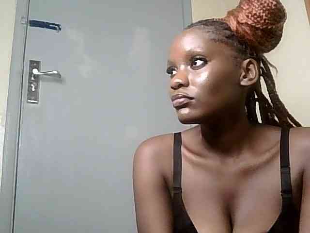 HornyCleo webcam