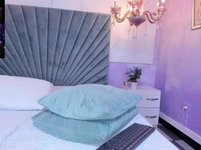 miagreyy's BongaCams show and profile