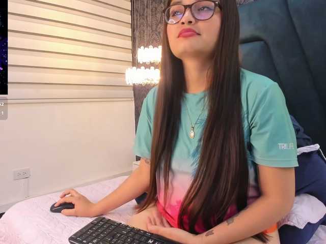 miagreyy's BongaCams show and profile