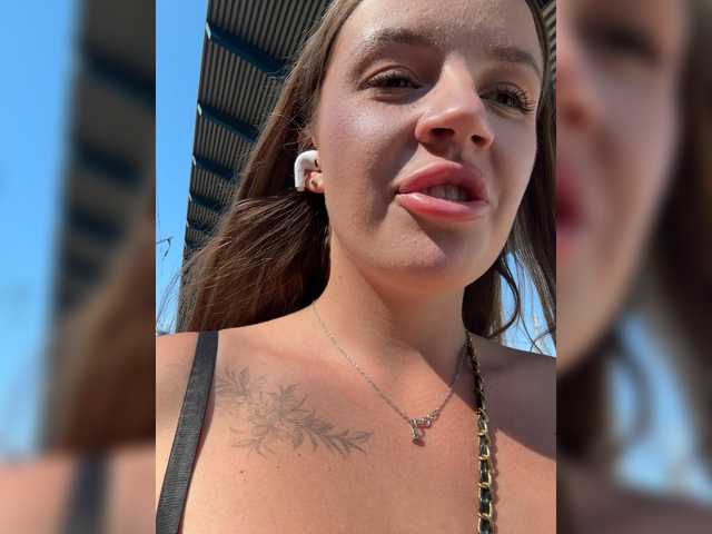 Rosalinelov live cam on BongaCams