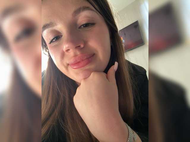 Rosalinelov Live Cam on BongaCams