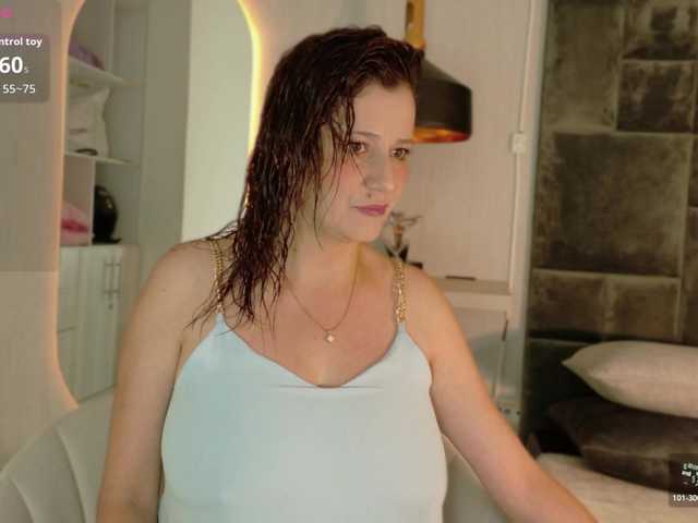 Adriana-gold