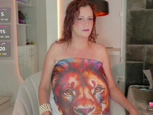 Adriana-gold live cam on BongaCams