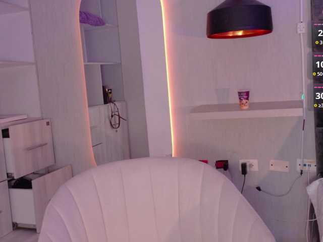 Adriana-gold live cam on BongaCams