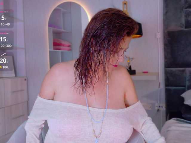 Adriana-gold live cam on BongaCams