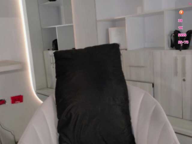 Adriana-gold's BongaCams show and profile