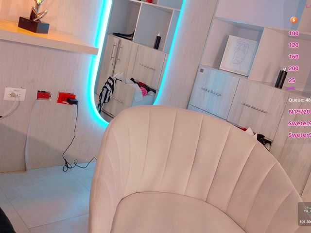 Adriana-gold's BongaCams show and profile