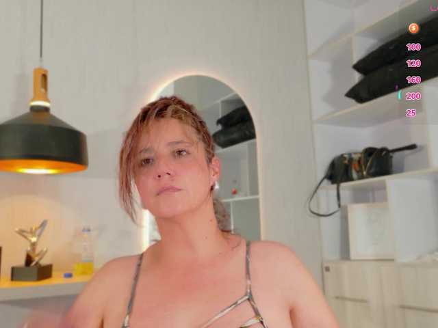  Adriana-gold chat room