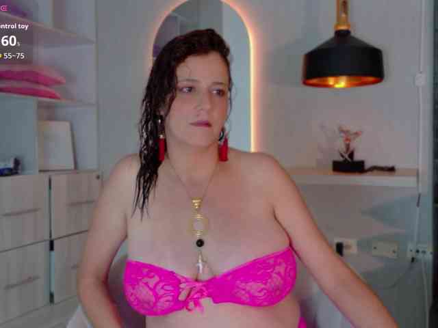 Adriana-gold webcam