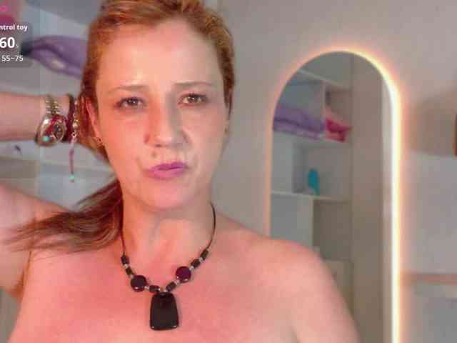 Adriana-gold webcam