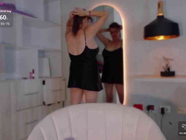 Adriana-gold webcam