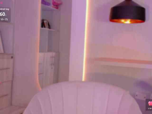 Adriana-gold webcam