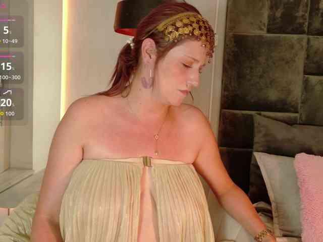 Adriana-gold webcam