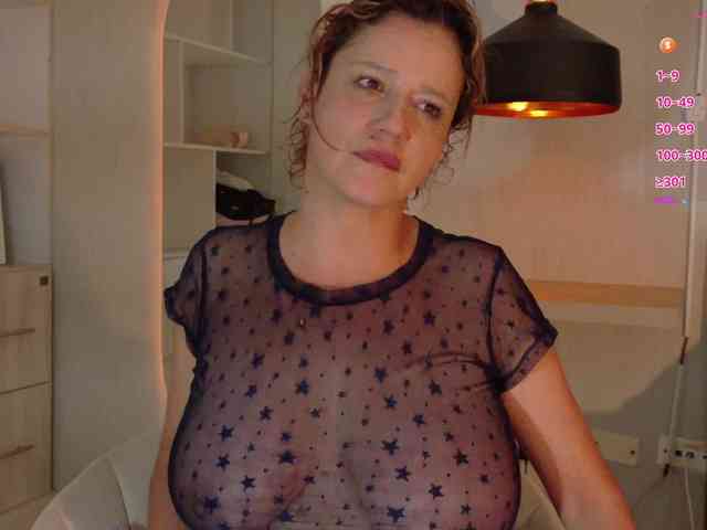Adriana-gold webcam