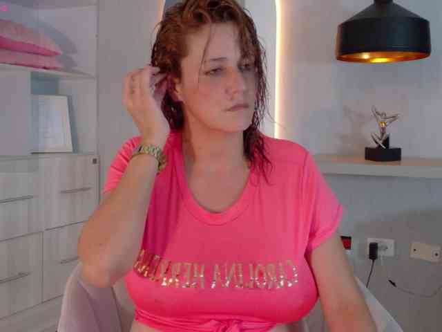 Adriana-gold webcam