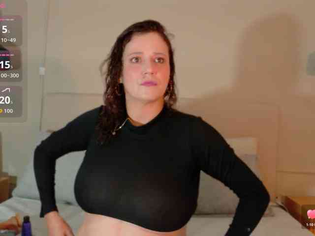Adriana-gold webcam